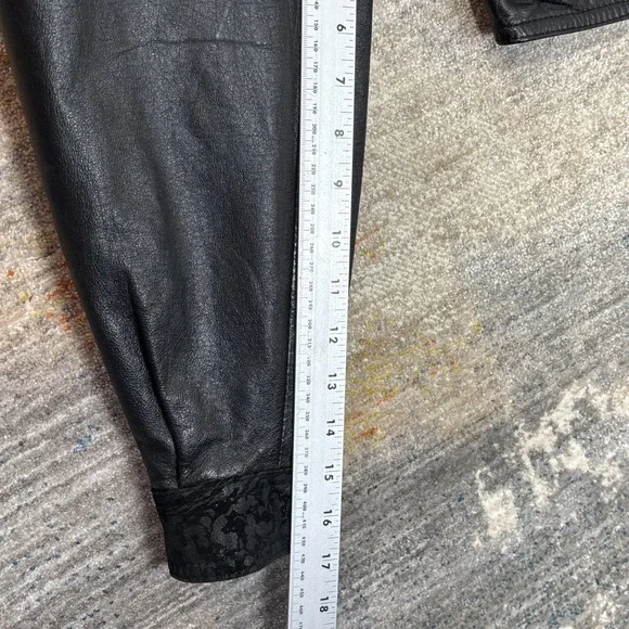 Vintage 80s Cropped Cowhide Leather Jacket Embossed Black Whimsy Goth M - Picture 12 of 16